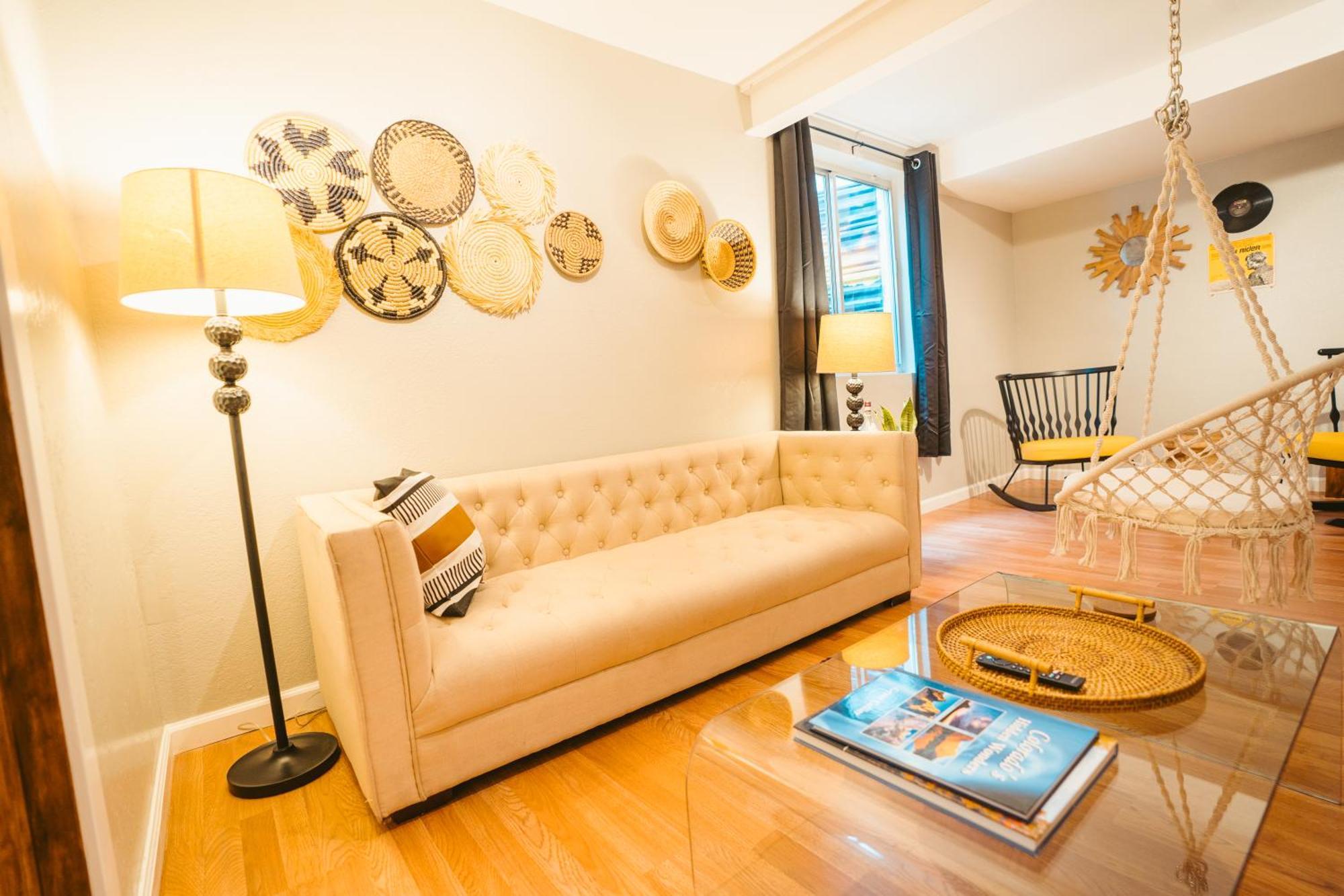 Windsor Retreat Private Basement Suite Денвер Экстерьер фото