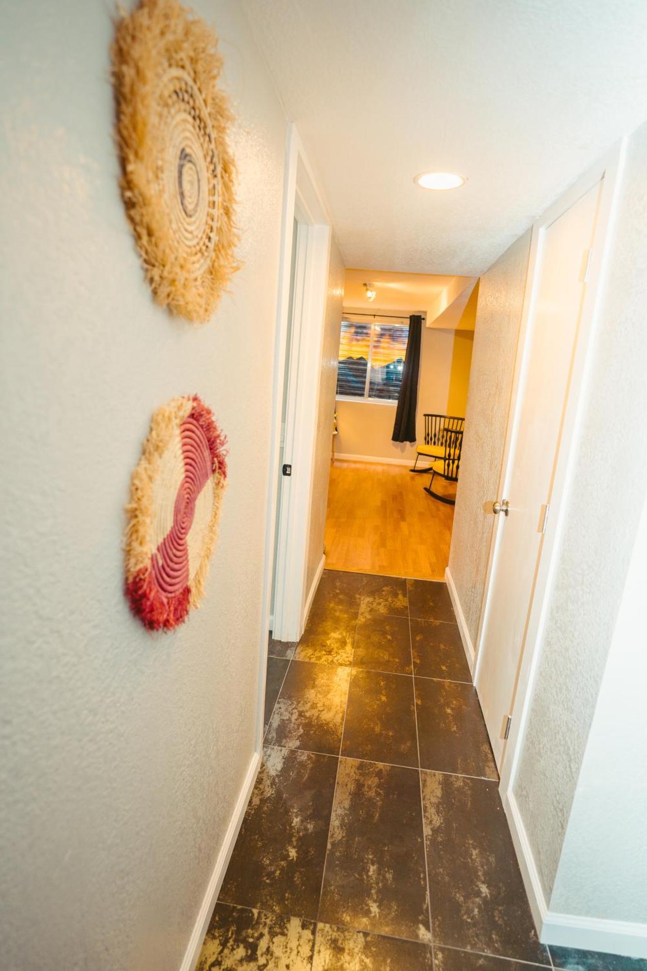 Windsor Retreat Private Basement Suite Денвер Экстерьер фото