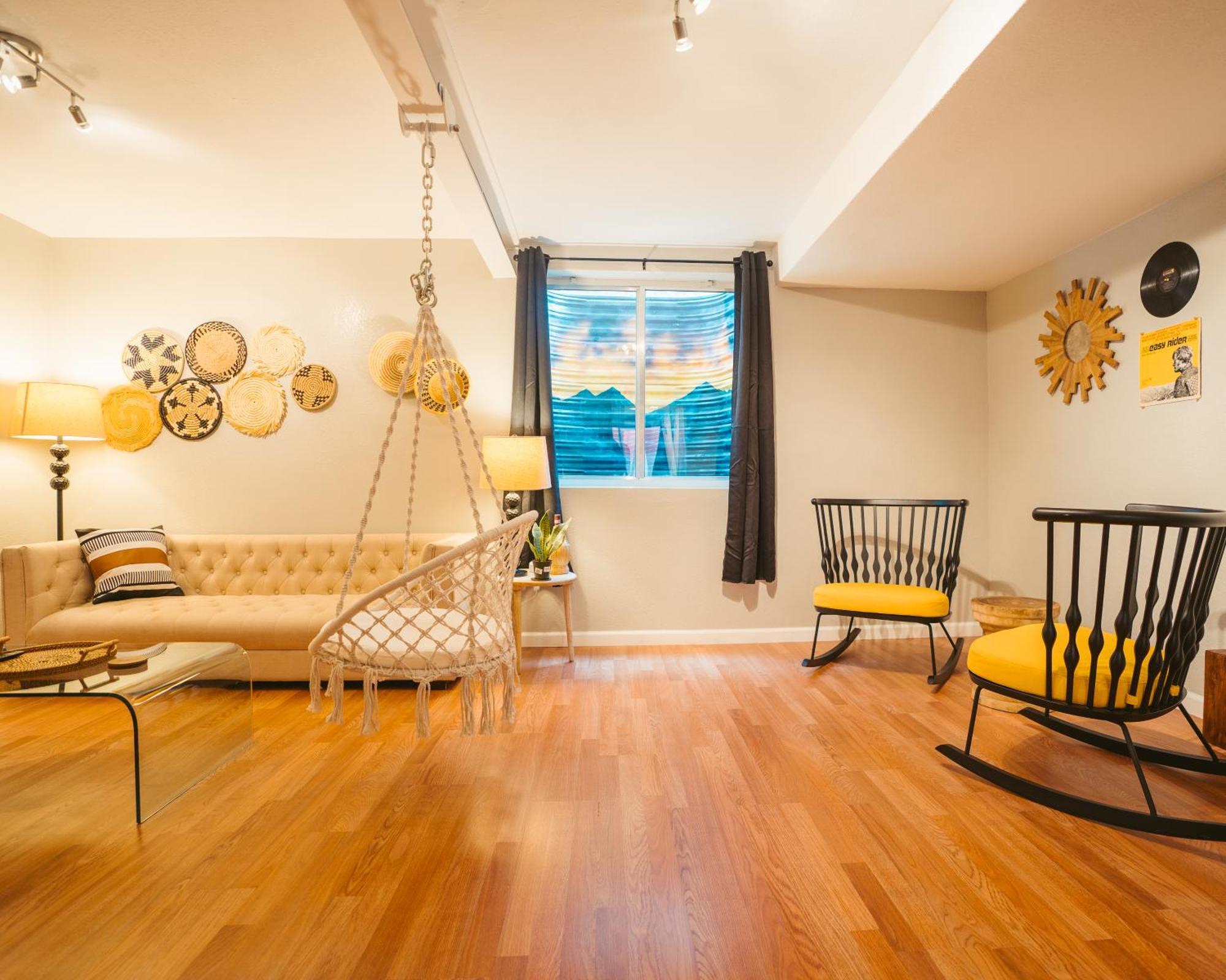 Windsor Retreat Private Basement Suite Денвер Экстерьер фото